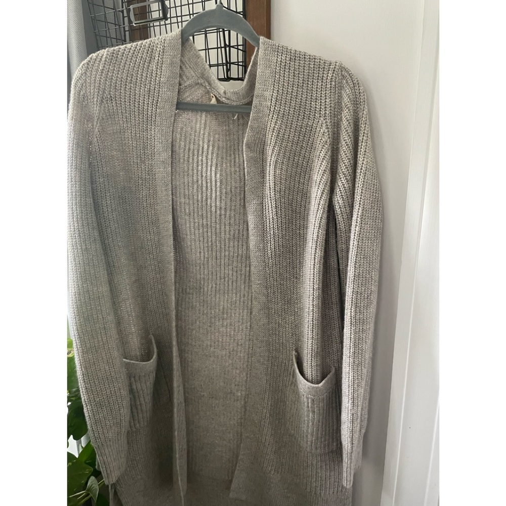 Cream Marine Layer cardigan with pockets size XS.